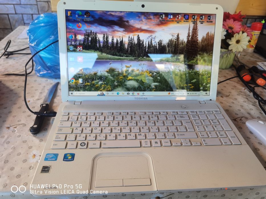 Лаптоп TOSHIBA...