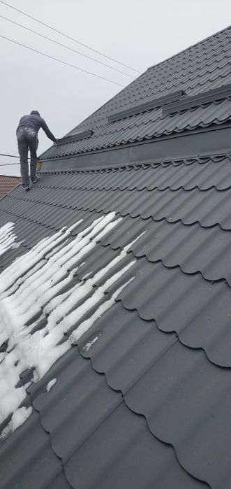 Executam acoperisuri