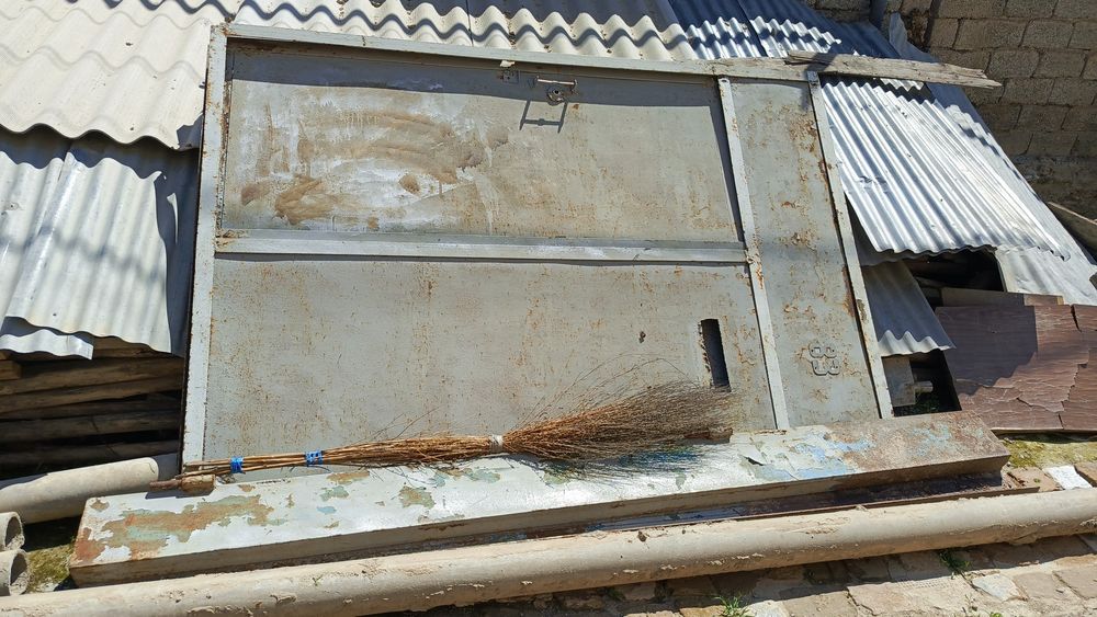 Дарвоза сотилади бакуват