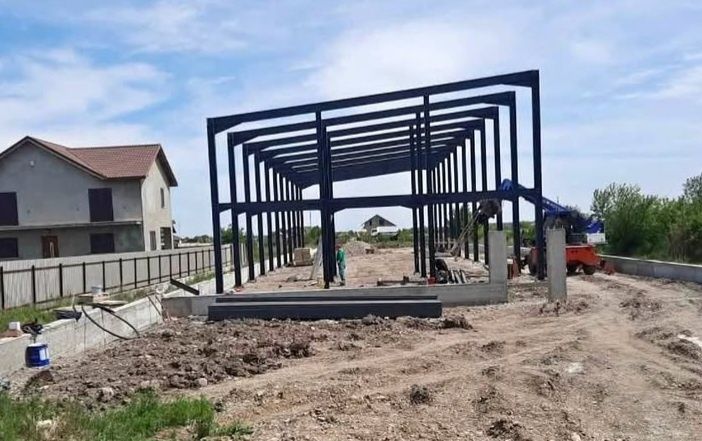 Vand o gama variata de hale si structuri metalice.
Vindem din stoc pro