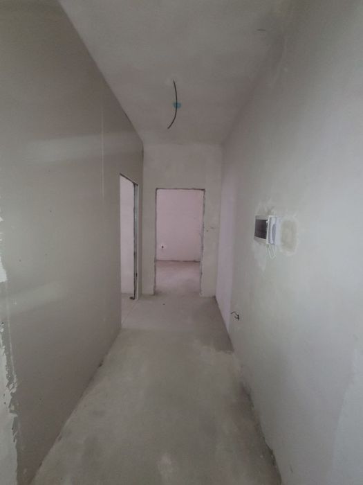 Arzonga 2 xonali kvartira srochna sotiladi