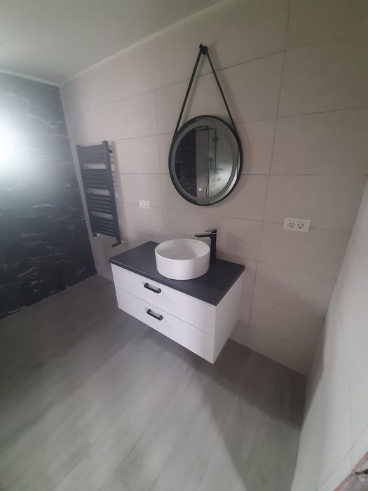 Casa Moderna( parcare&construcție)