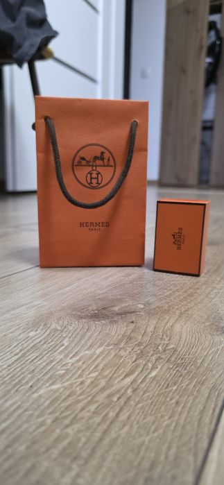 Lac unghi marca HERMES