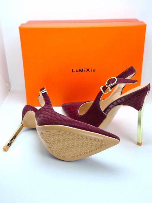 Продам туфли красные 40 размера