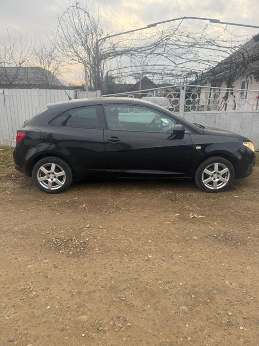 Seat Ibiza două uși