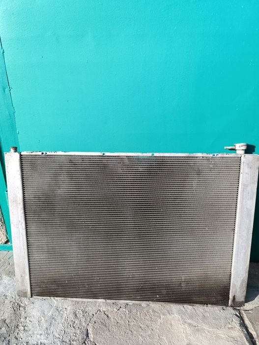 Продам радиатор на Лексус рх330-300