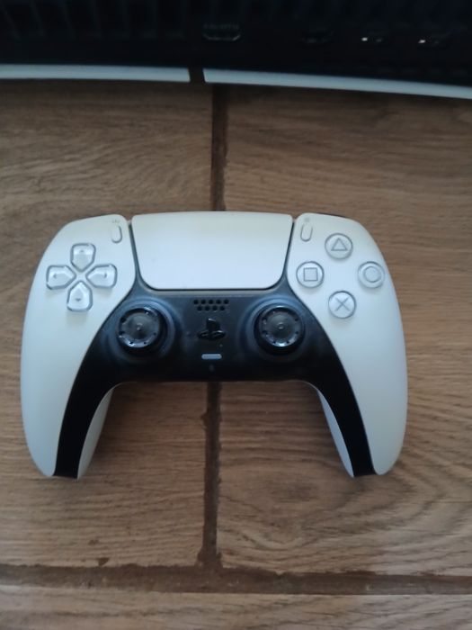 Vand ps 5 slim in stare foarte buna