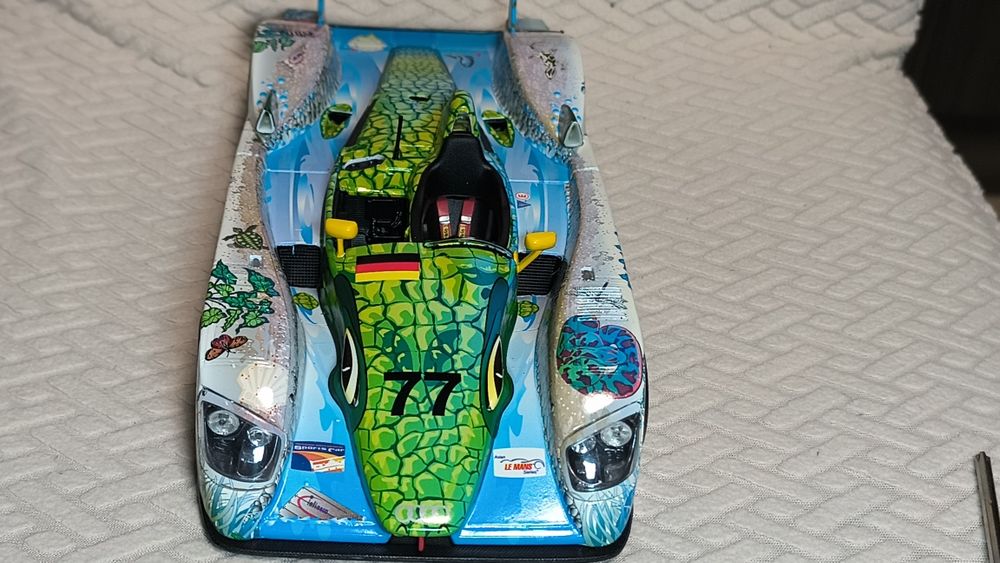 метална количка Audi R8 Crocodile , мащаб 1:18