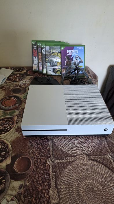 Xbox One S Slim 1 TB Konsole 1000 GB