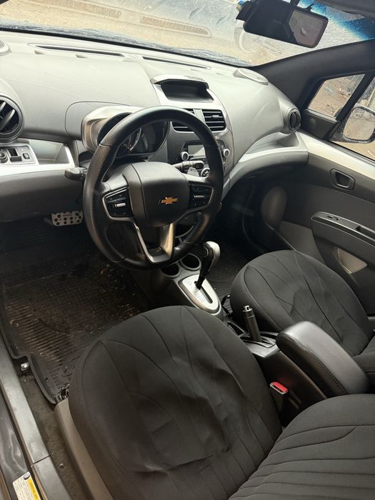 Spark 4 pozitsiya avtomat  2022 yil toptoza 49000 km yurgan