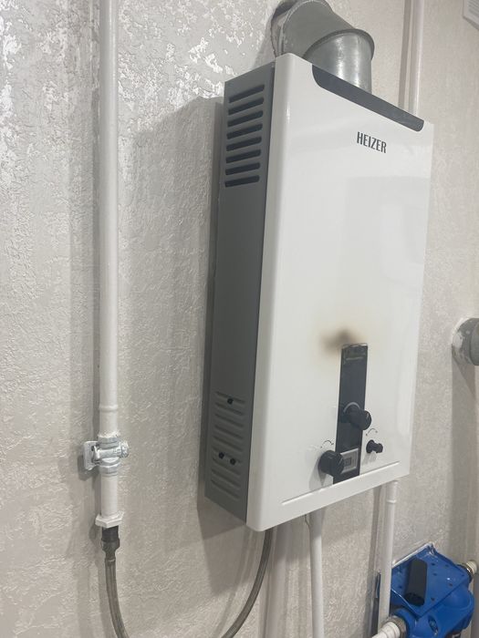 Продам газовый водонагреватель