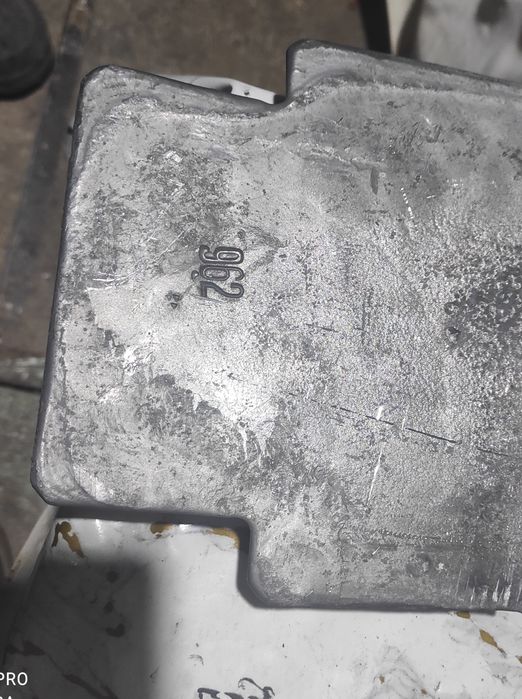 Свинец в слитках