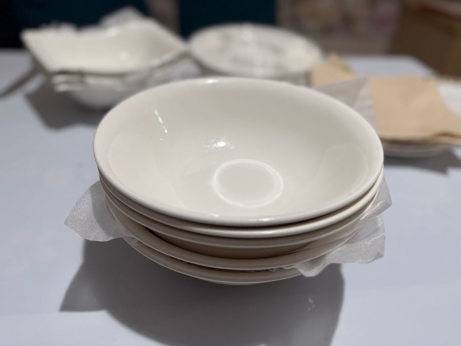 Посуда белая разная