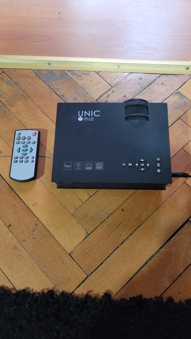 Мини проектор Unic HD WiFi