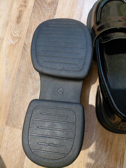 Продам туфли черные