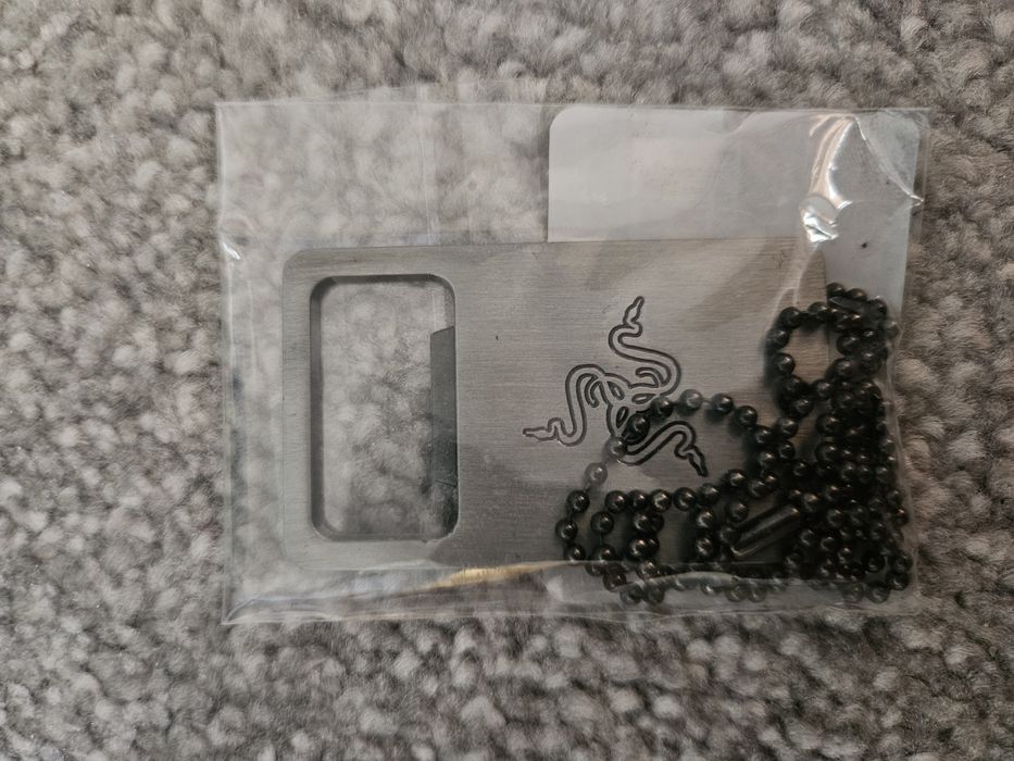 Отварачка - Razer