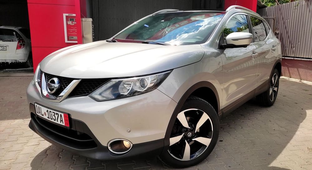 Nissan Qashqai N-Connecta 2015 1.6 DCI PANORAMIC NavyLED camere PDC Front/Lane Assist