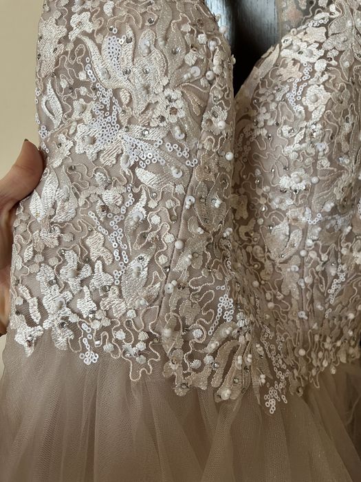 Официална рокля Laona