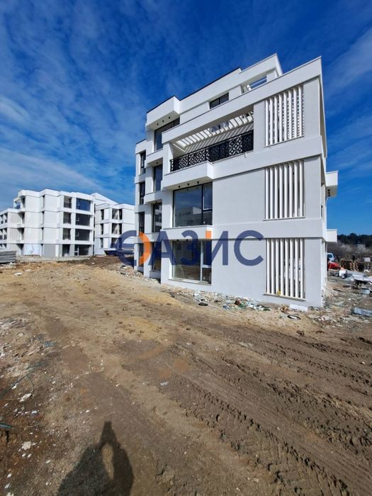 Продава се Тристаен апартамент в Созопол - 114 кв.м за 1394 €/кв.м - Снимка #2