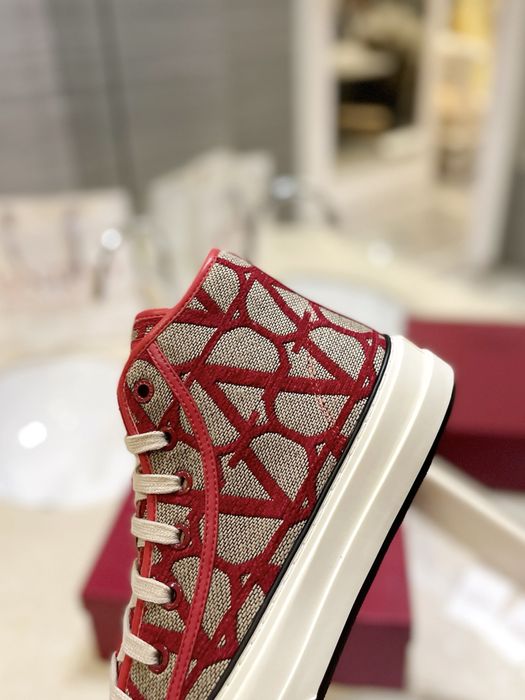 Tenesi Valentino 35-44