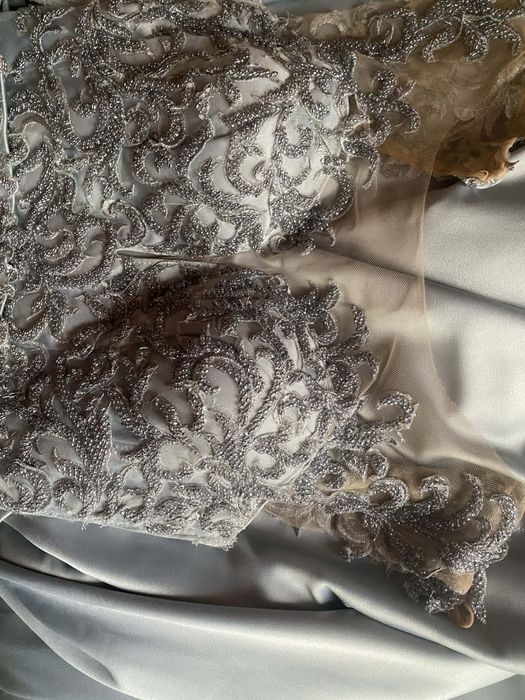 Официална рокля