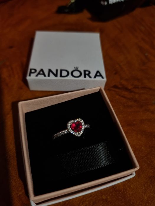 Vând inel pandora original
