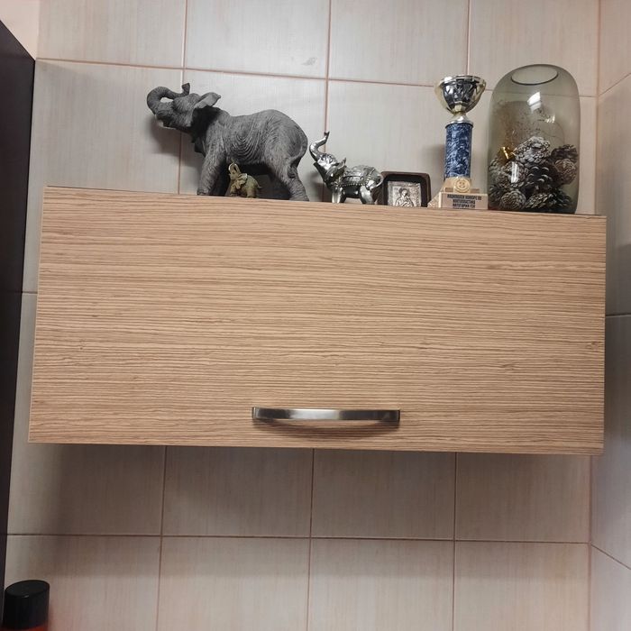 Дървен шкаф-горна и долна част+етажерка