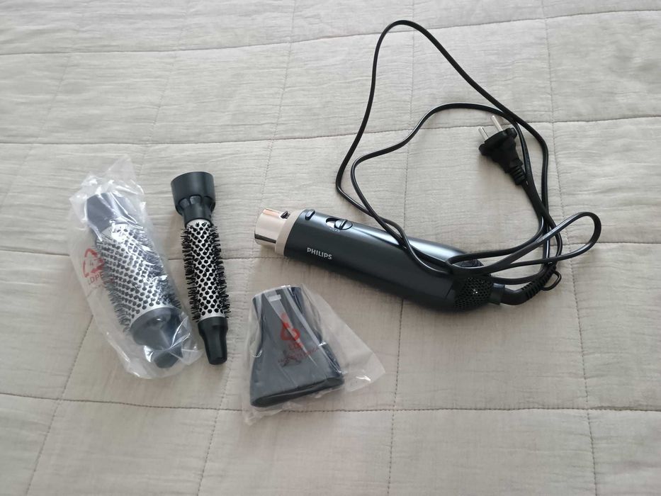 Vând Perie cu aer cald PHILIPS Essential