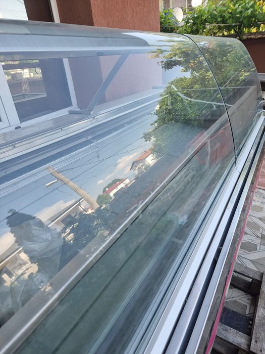 Витрина за сладолед isa