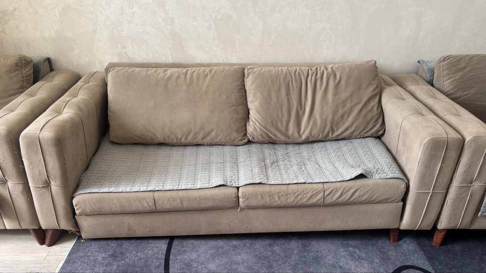 продам большой диван + 2 кресла