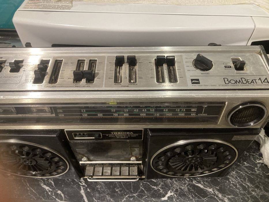 De vanzare casetofon TOSHIBA