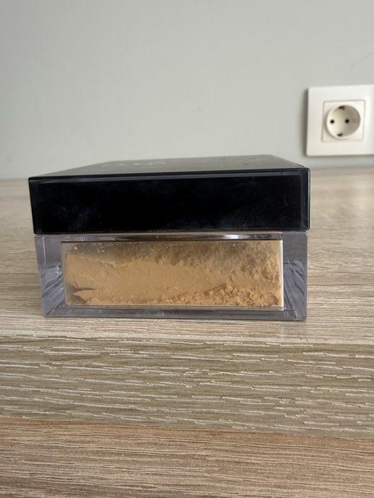 Пудра Huda Beauty