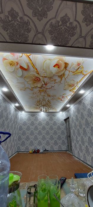 Натяжные потолки однотоновые и с фото печатью и 3Д обои качественно