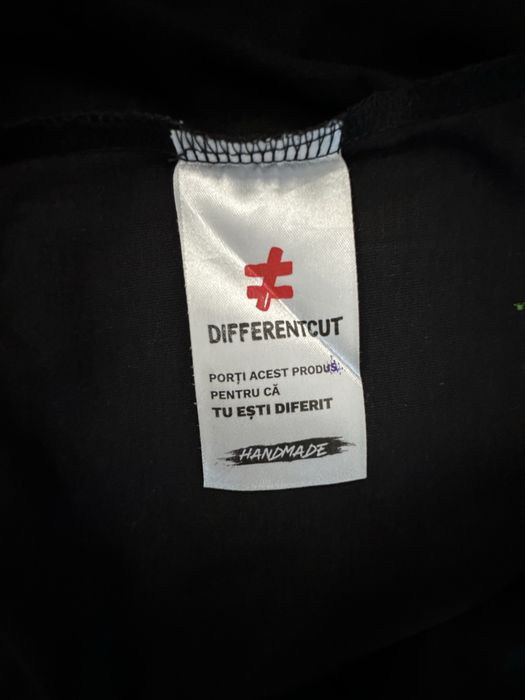 Tricou Different Cut