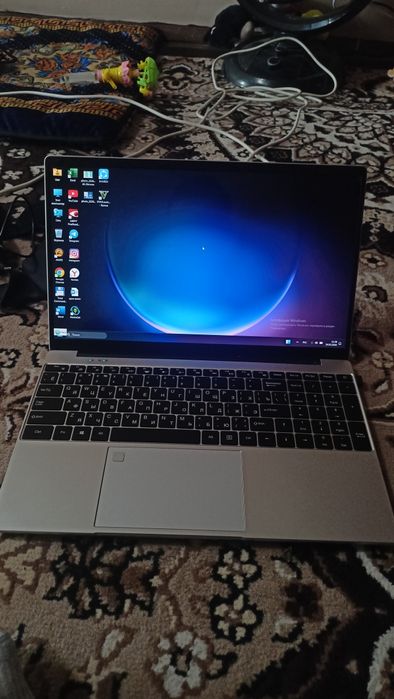 Notebook sotiladi pachti yangi