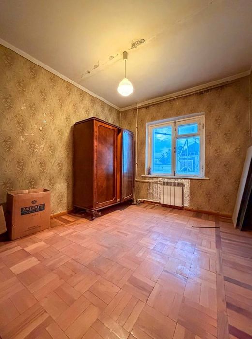 Продам срочно 4 ком на Максима Горького Бий 171 школа  Саехат