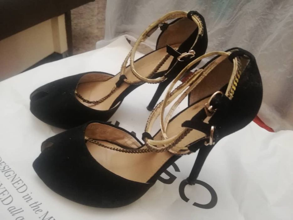 Женские обувь. Туфли и босоножки.