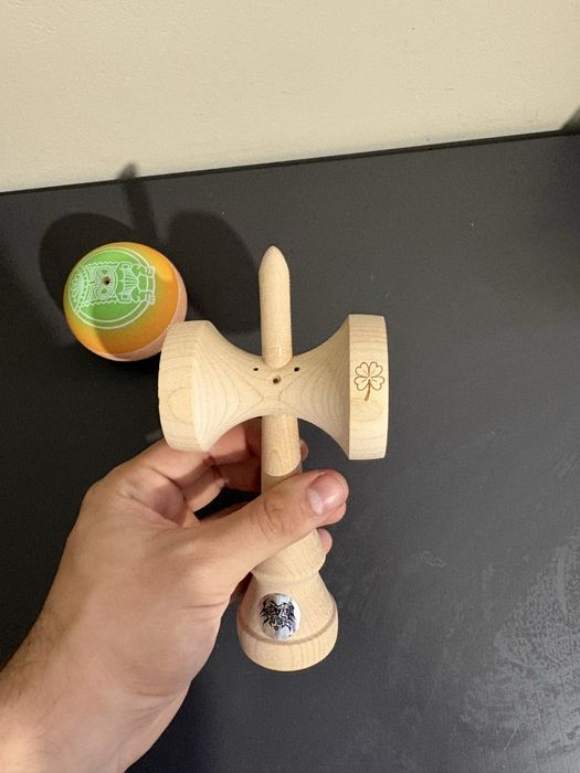 Kendama locked studios (nu miguel sweets krom)