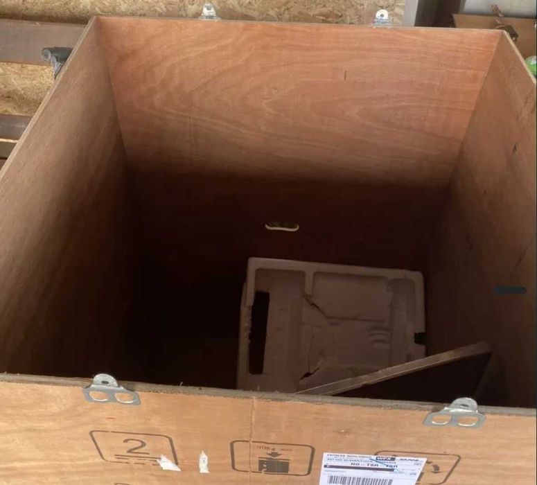 Vand cutie transport sau depozitare,rezistenta, din lemn.