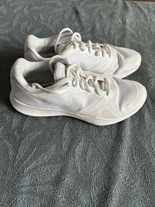 Дамски маратонки Nike