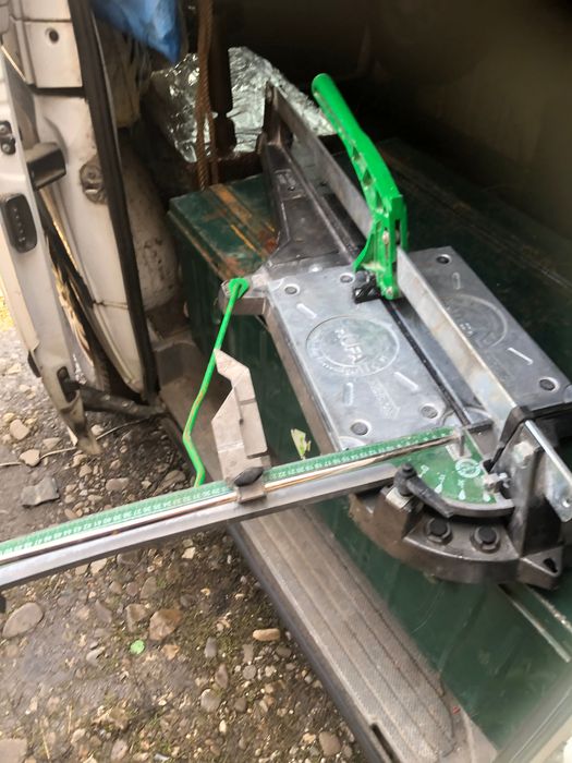 Aparat tăiat gresie/faianță profesional Huga st 750/750