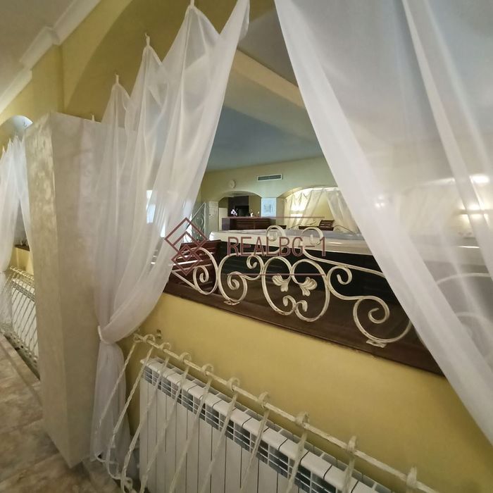 Дава се под наем Заведение в Балчик - 610 кв.м за 3111 € - Снимка #2