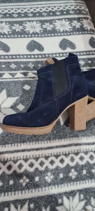 Botine/Ghete 37 piele intoarsa și talpa cauciuc couc