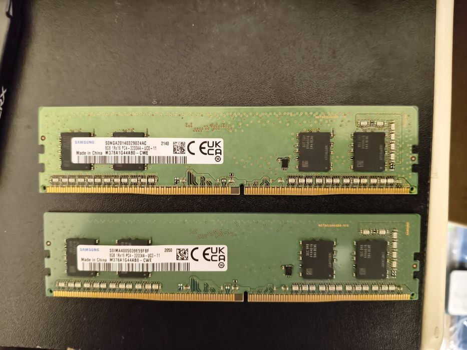 Vând kit RAM DDR4 Samsung 2x8Gb 3200/2133