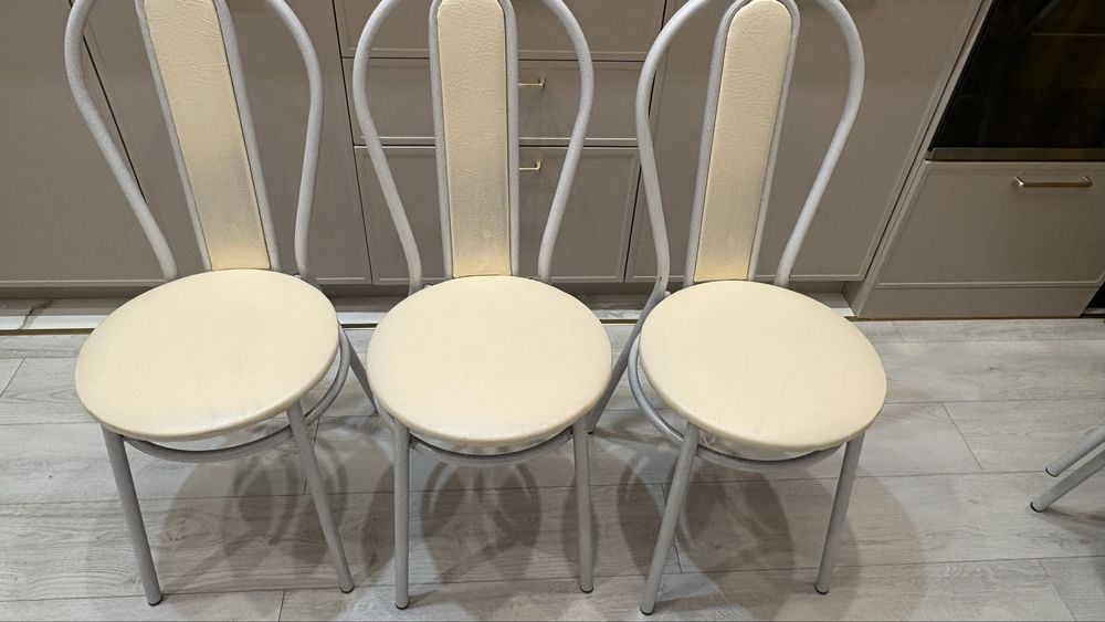 Продам стулья из эко кожи