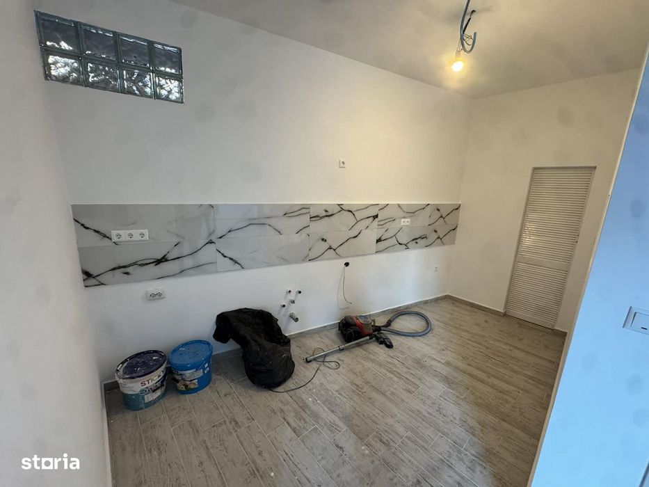 Casa renovata 2 camere + living , zona Piata Mica