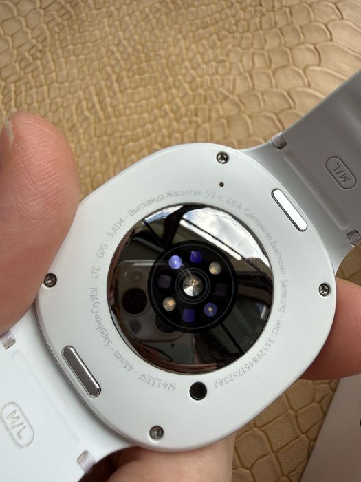 Samsung galaxy watch 8 ,44 mm LTE