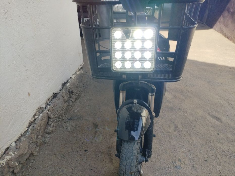 Продам электро скутер ск8