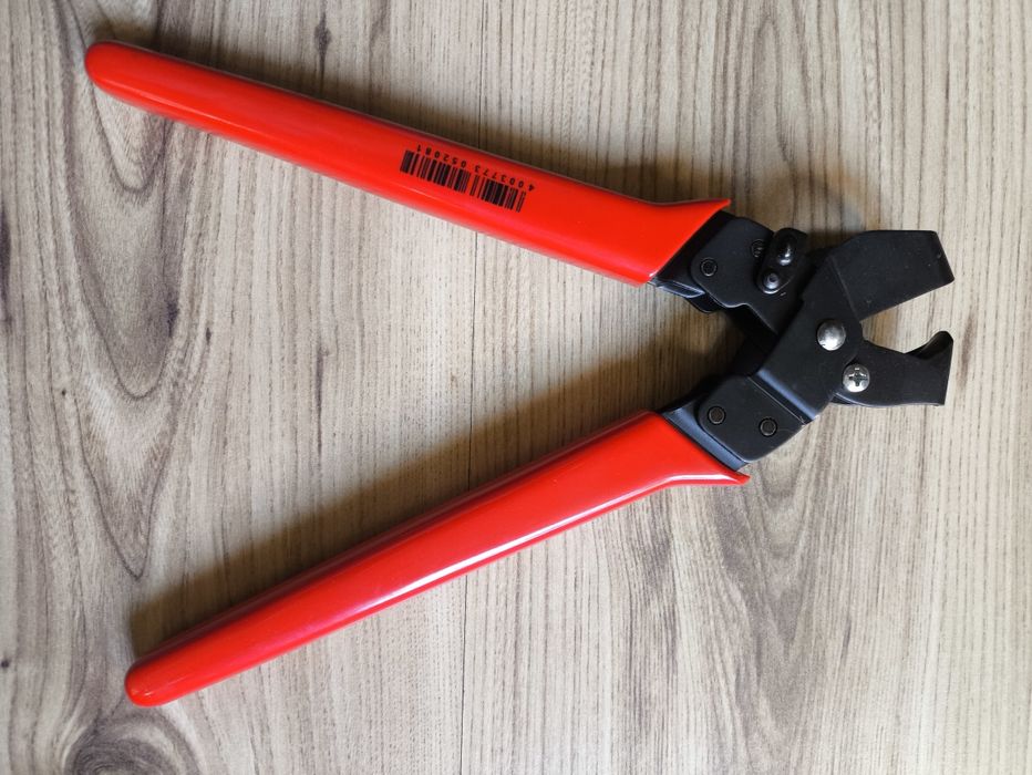 Клещи резачки за кабелни канали Knipex 90 61 20
