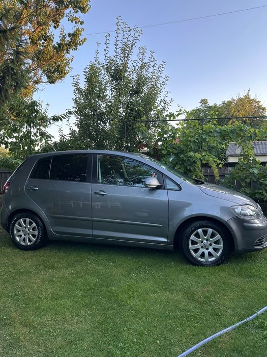 Vînd Golf 5 Plue
